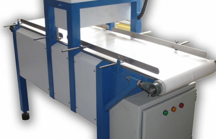 دستگاه-برش-کیک-تخته-ای