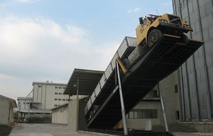 جک تخلیه کامیون