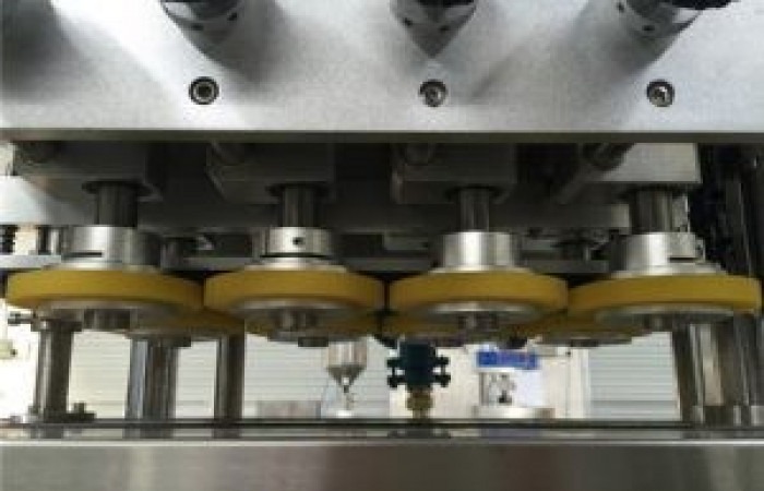 Inline-spindle-capping-machine-1-300x225