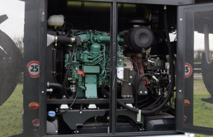 دسترسی-آسان-به-موترو-و-سیستم-هیدرولیک-جهت-تعمیر-و-نگهداری